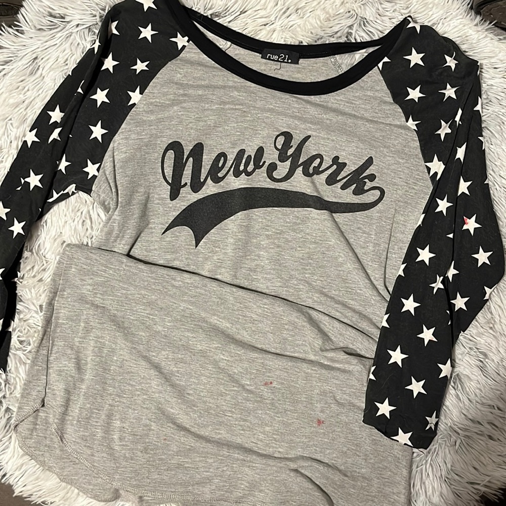 Mid sleeve New York top